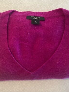 Ann Taylor V-Neck Cashmere Sweater — Fuchsia Pink